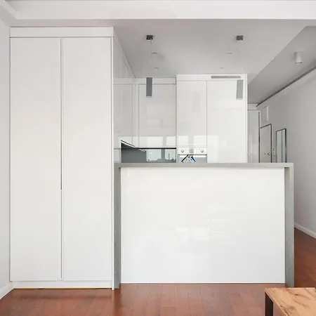 Qbik Superior Skyline By Bookinghost Varsóvia