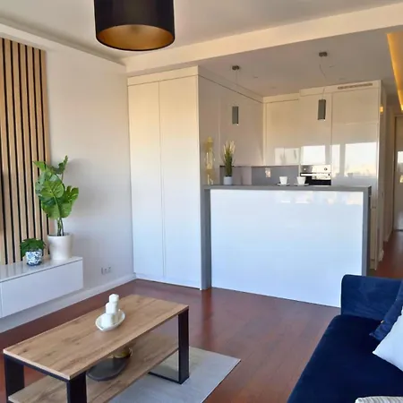 Qbik Superior Skyline By Bookinghost *