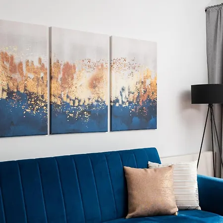 Qbik Superior Skyline By Bookinghost شقة وارسو