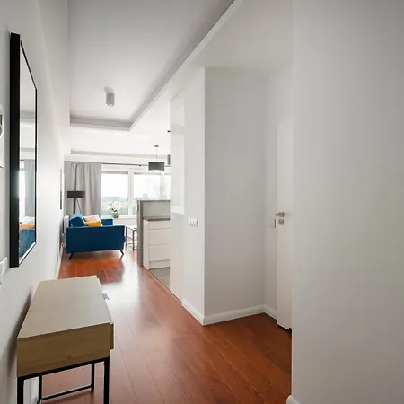 Qbik Superior Skyline By Bookinghost